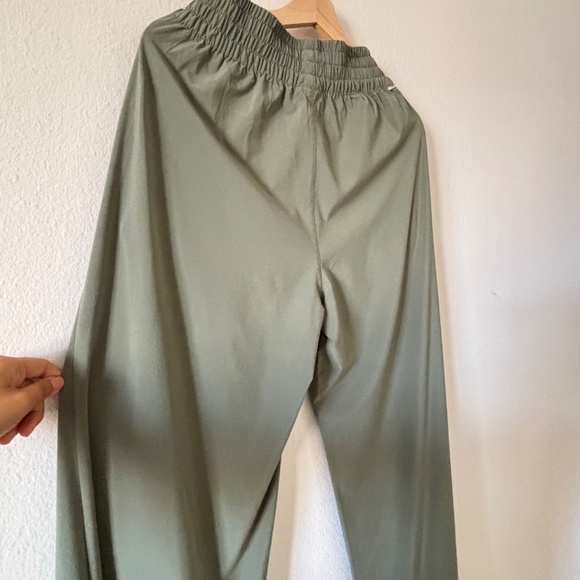 Vuori Villa Wideleg Pants - Women's In green Size small - Picture 8 of 13